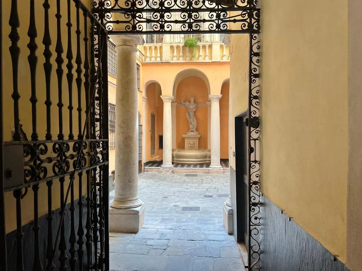 Apartment House Doge Antonino By Holiday World Genoa